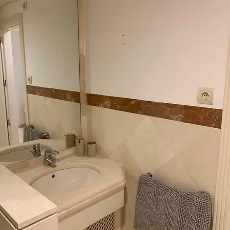 Beachside In * מארבלה