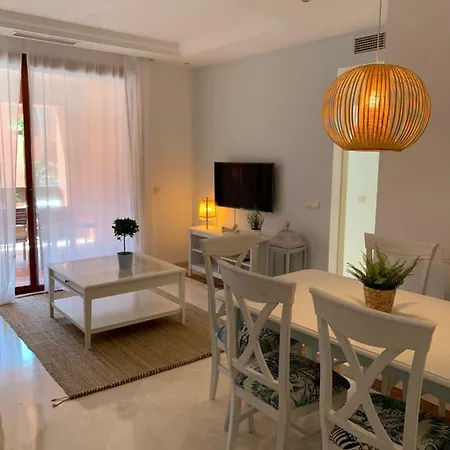 Апартаменты Beachside In *