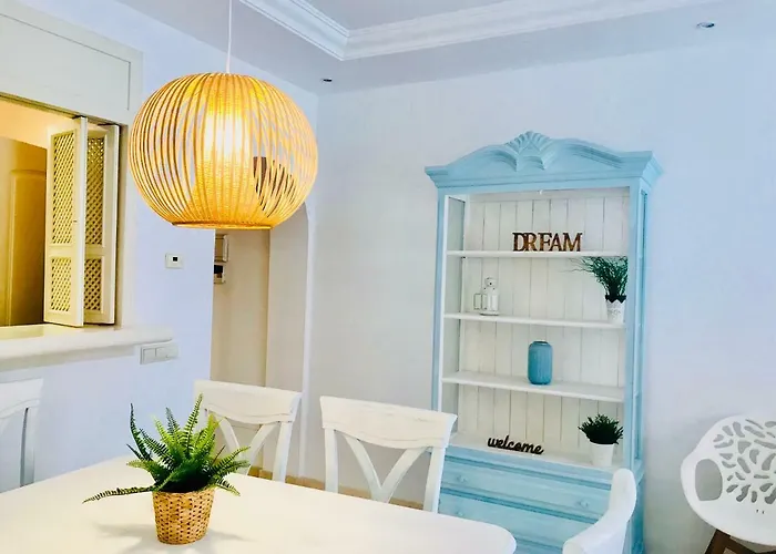 Beachside In Apartment *