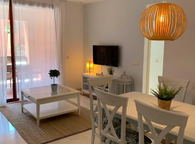 Апартаменты Beachside In *