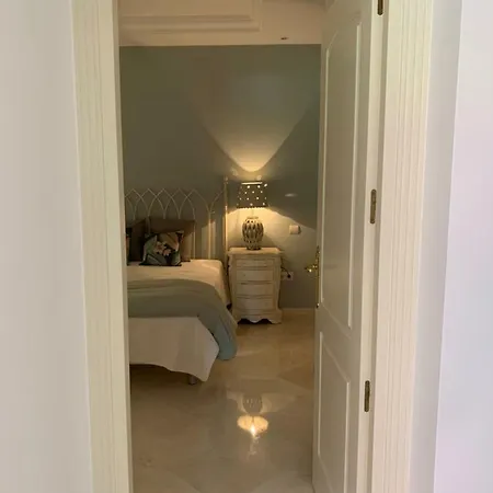 アパート Beachside In マルベーリャ